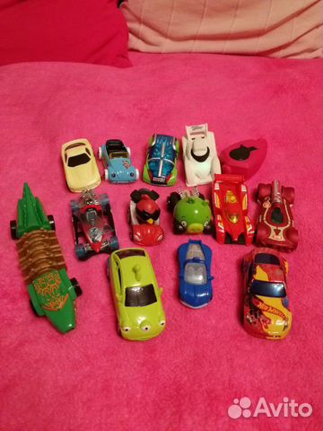 Комплект из 13 машинок Hot wheels