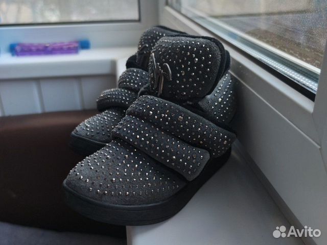 Кроссовки Кроссовки