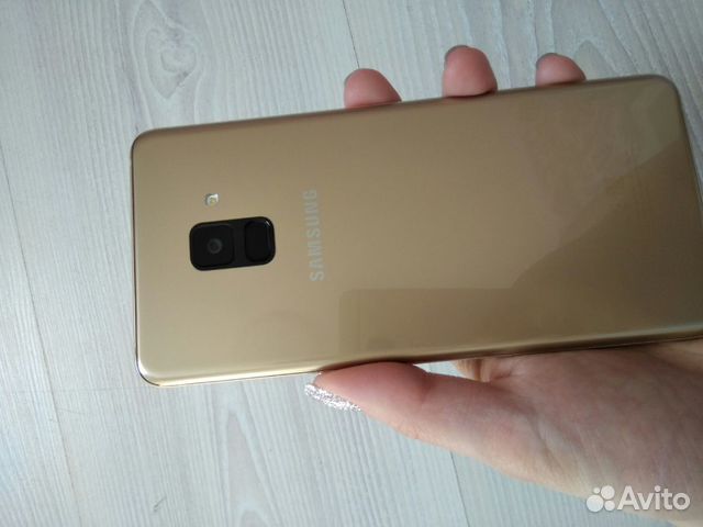 Samsung Galaxy A8 plus Gold+7чехлов+наушники Samsung Galaxy A8 plus Gold+7чехлов+наушники