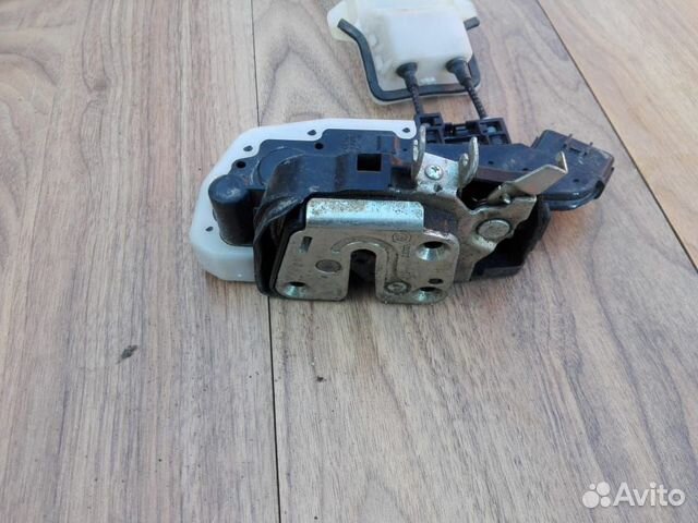 Замок двери Nissan Teana передний правый