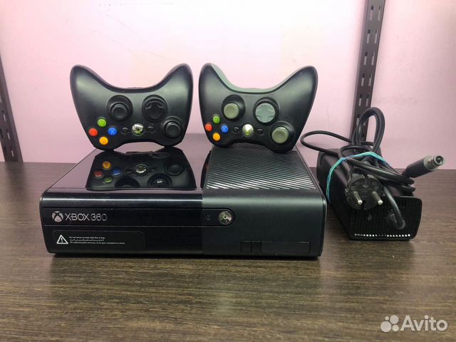 Xbox 360 + 2 джойстика Xbox 360 + 2 джойстика