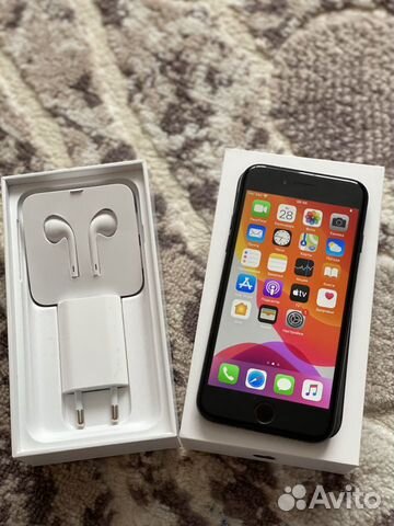 Телефон iPhone 7 black 32Gb