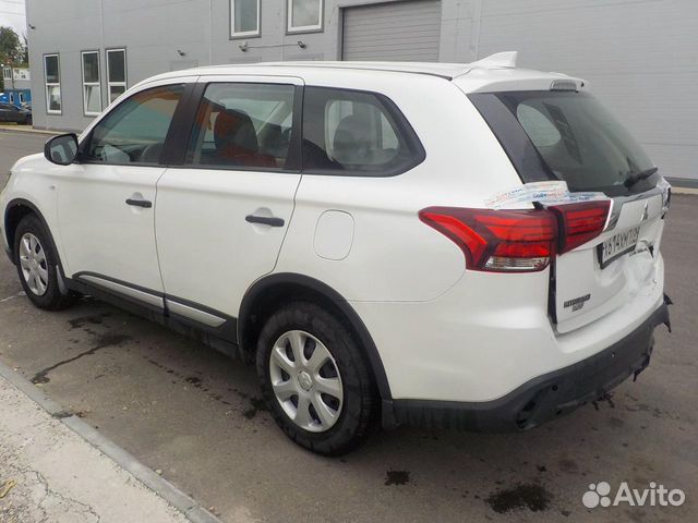 Mitsubishi Outlander 2.0 CVT, 2018, битый, 42 825 км