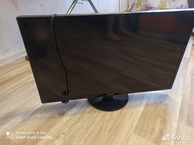 Телевизор LED Samsung 32 (81 см)