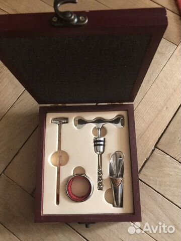 Набор для вина в подарочной упаковке