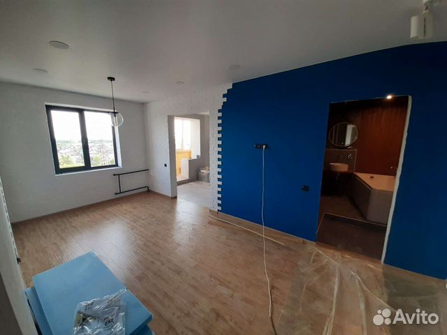 Поклейка обоев, ламинат