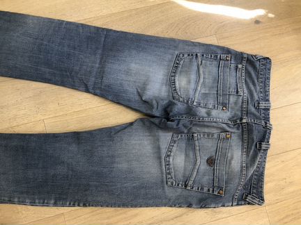Джинсы Armani