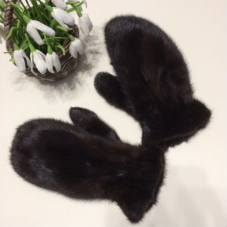 Варежки из норки новые