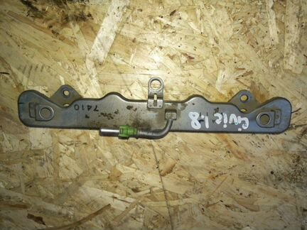 Рейка топливная (рампа) Honda Civic 4D 1.8