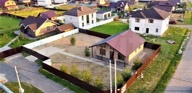 Дом 180 м² на участке 10 сот.