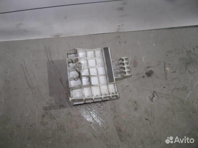 Наполнитель переднего бампера от Toyota Avensis I