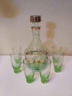 Графин с рюмками. Цветное стекло. СССР