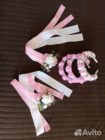 Ободок и украшение на руку