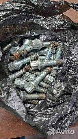 Болт М12шаг1,25