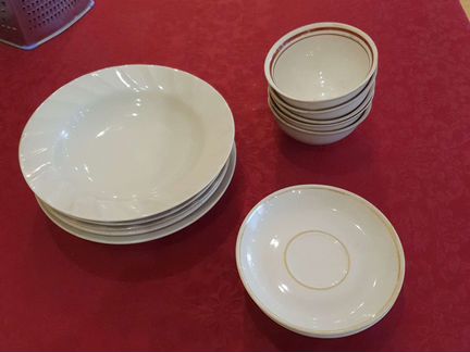Кружки, тарелки посуда