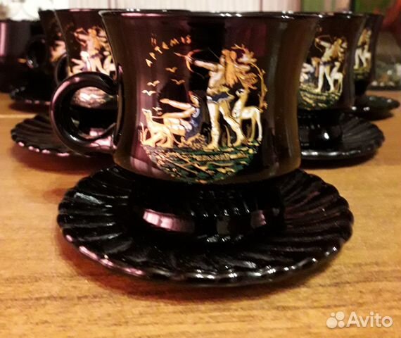 Красивый сервиз новый цветное стекло с золотом