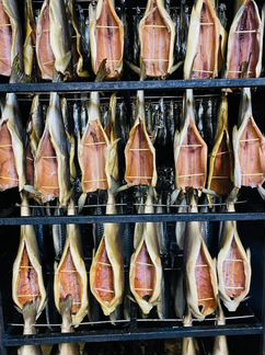 Рыба морская свежемороженеая и холодного копчения