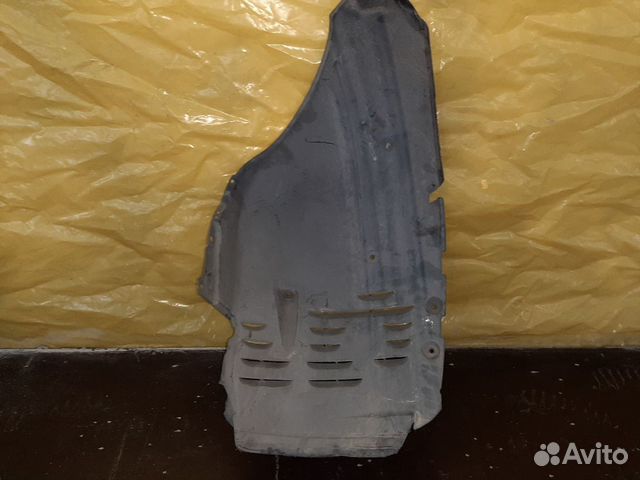 Подкрылок передний левый Mercedes W221