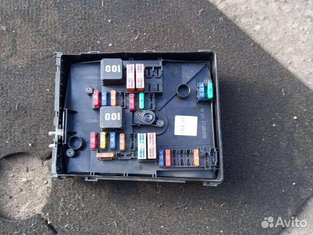 Шкода ети блок предохранителей под капотный