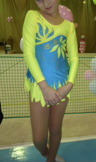 Костюм для фигурного катания и гимнастики