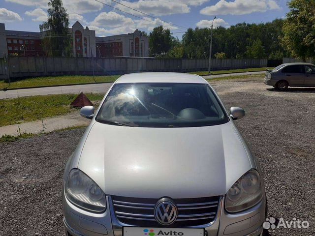 Volkswagen Jetta 1.6 AT, 2010, 235 000 км