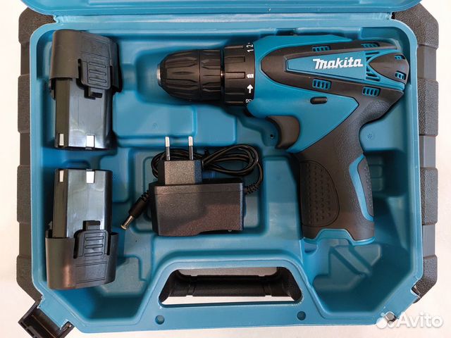 Шуруповерт Makita 12В с набором