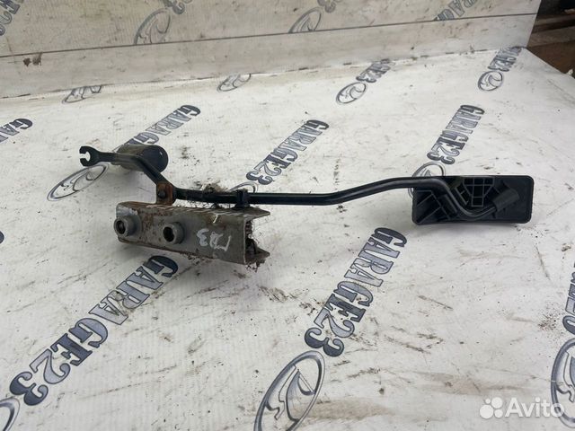 Педаль газа Mitsubishi Outlander 1