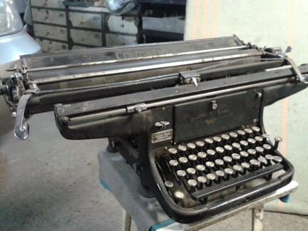 Печатная (пишущая) машинка Continental