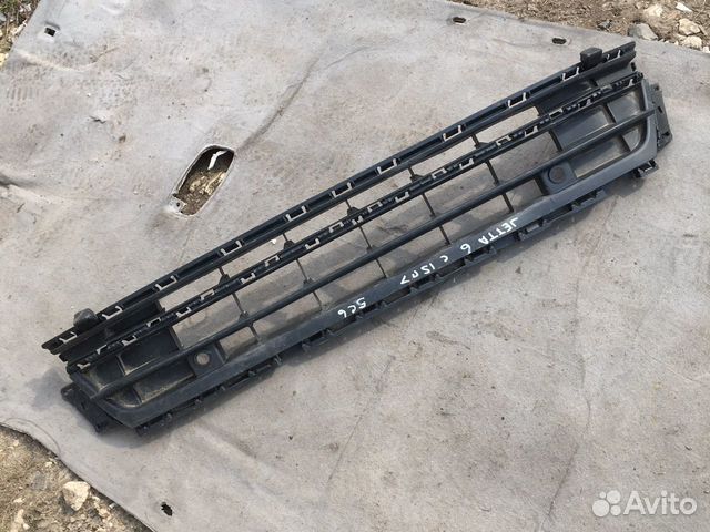Решетка бампера Volkswagen Jetta 6