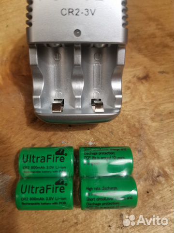 Зарядное устройство и 4 акумулятора