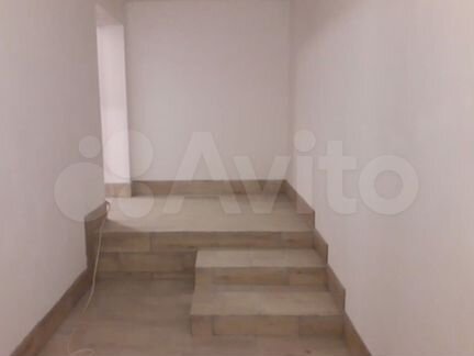 2-к. квартира, 82 м², 1/3 эт.