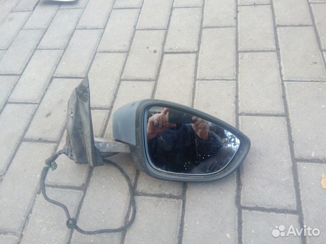 Продам правое зеркало фольксваген пассат сс