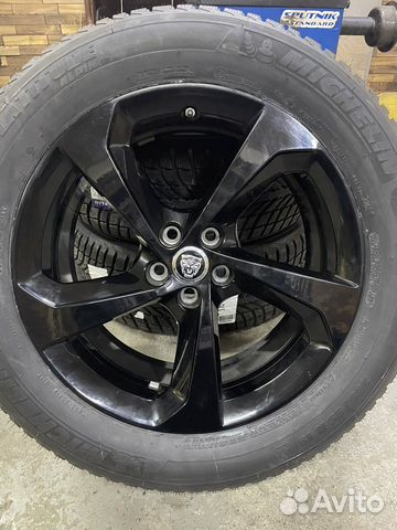 Оригинальные колеса на Jaguar F-pace R19