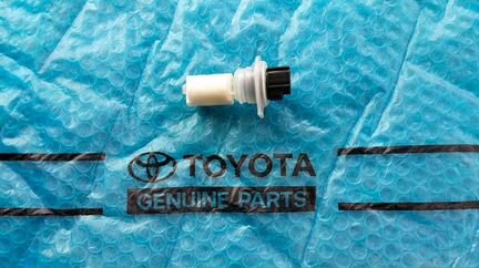 Датчик уровня жидкости Hilux Новый оригинал