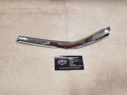 Молдинг переднего бампера Mitsubishi Outlander