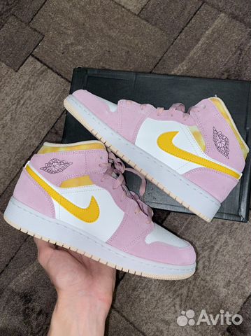 Nike Air Jordan 1 Mid SE Arctic Pink