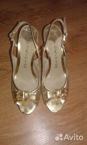 Босоножки женские