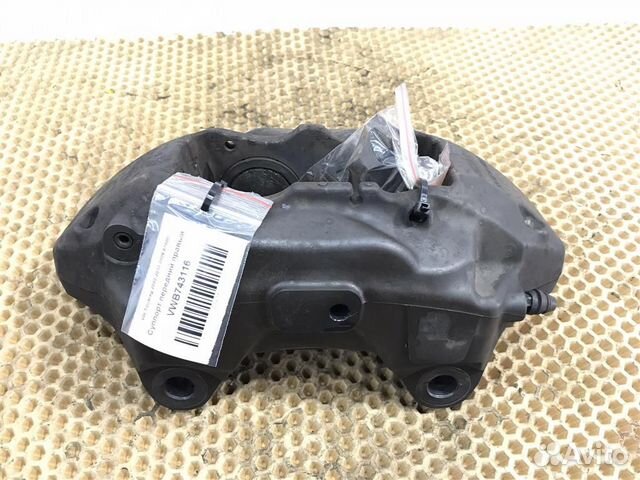 Суппорт передний правый VW Touareg GP (7LA,7L6,7L