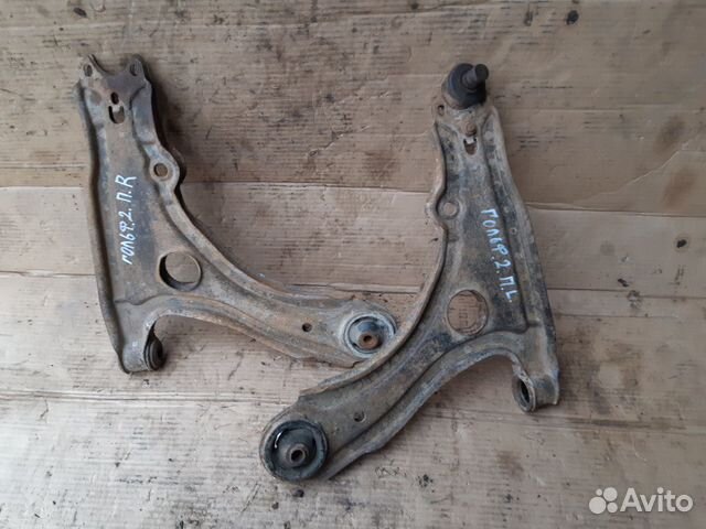 Рычаг передний Фольксваген Гольф 2