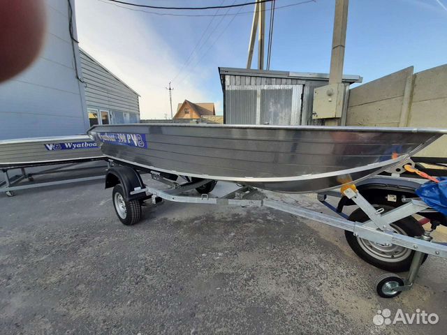Лодка 390Р-с мотор 9.9-нерегистр.Доставка с завода