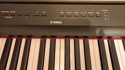 Цифровое пианино Yamaha P-121b