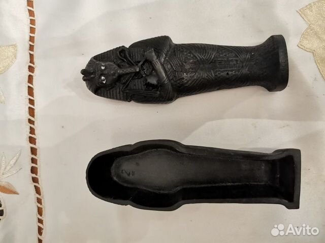 Саркофаг с изображением Тутанхамона