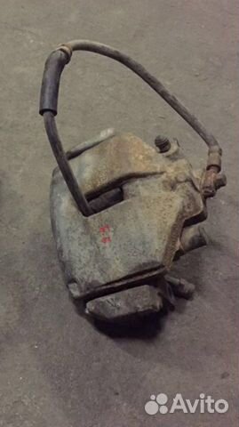 Суппорт Передний правый VW Passat B6/B7/CC