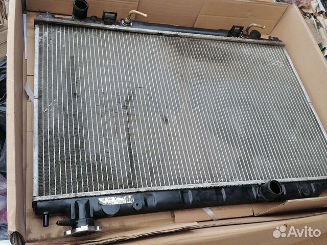 Радиатор нисан