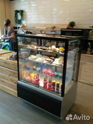 Холодильная витрина кондитерская