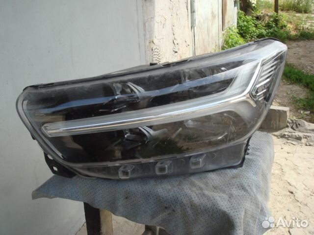 Вольво хс40 Стекло фары левой Volvo XC40