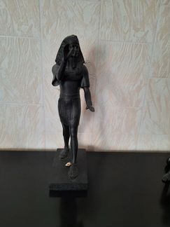 Статуэтка фараона из Египта