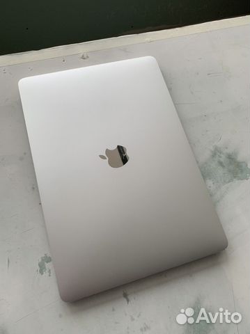 Macbook pro 13 2017 i7 gb16 256g