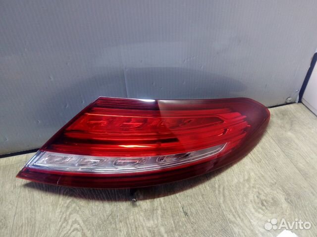 Фонарь задний правый Mercedes-Benz C205