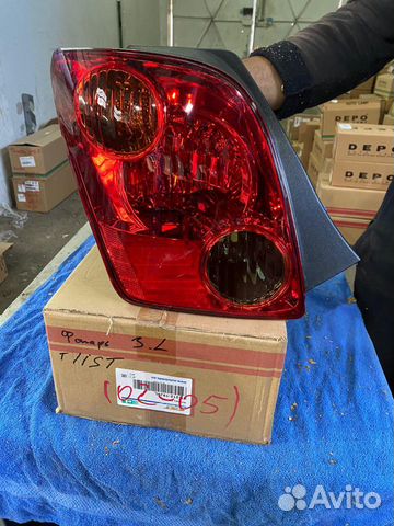 Фонарь задний левый Toyota Ist